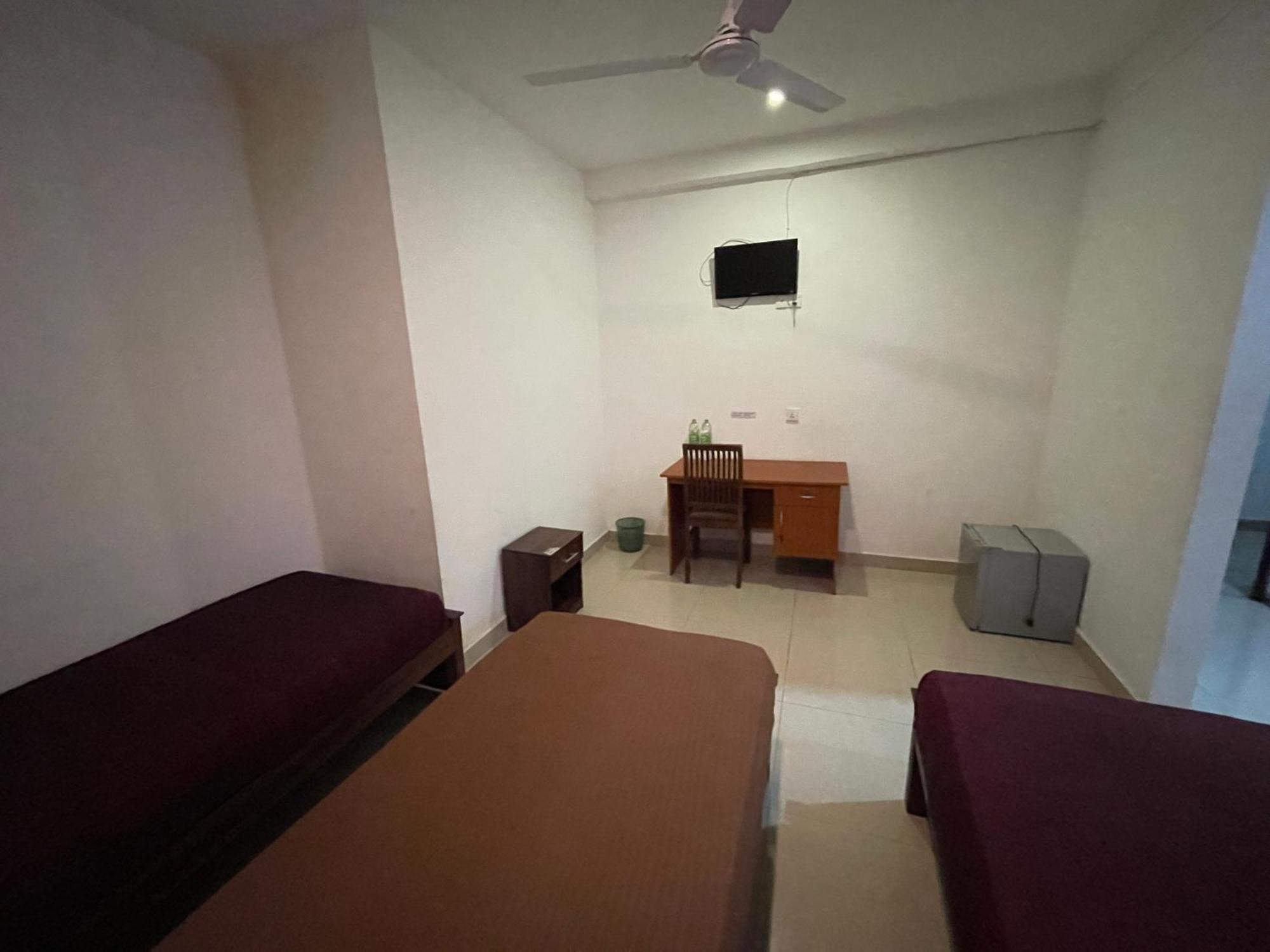Kings Gate Airport Transit Hotel Катунаяка Экстерьер фото