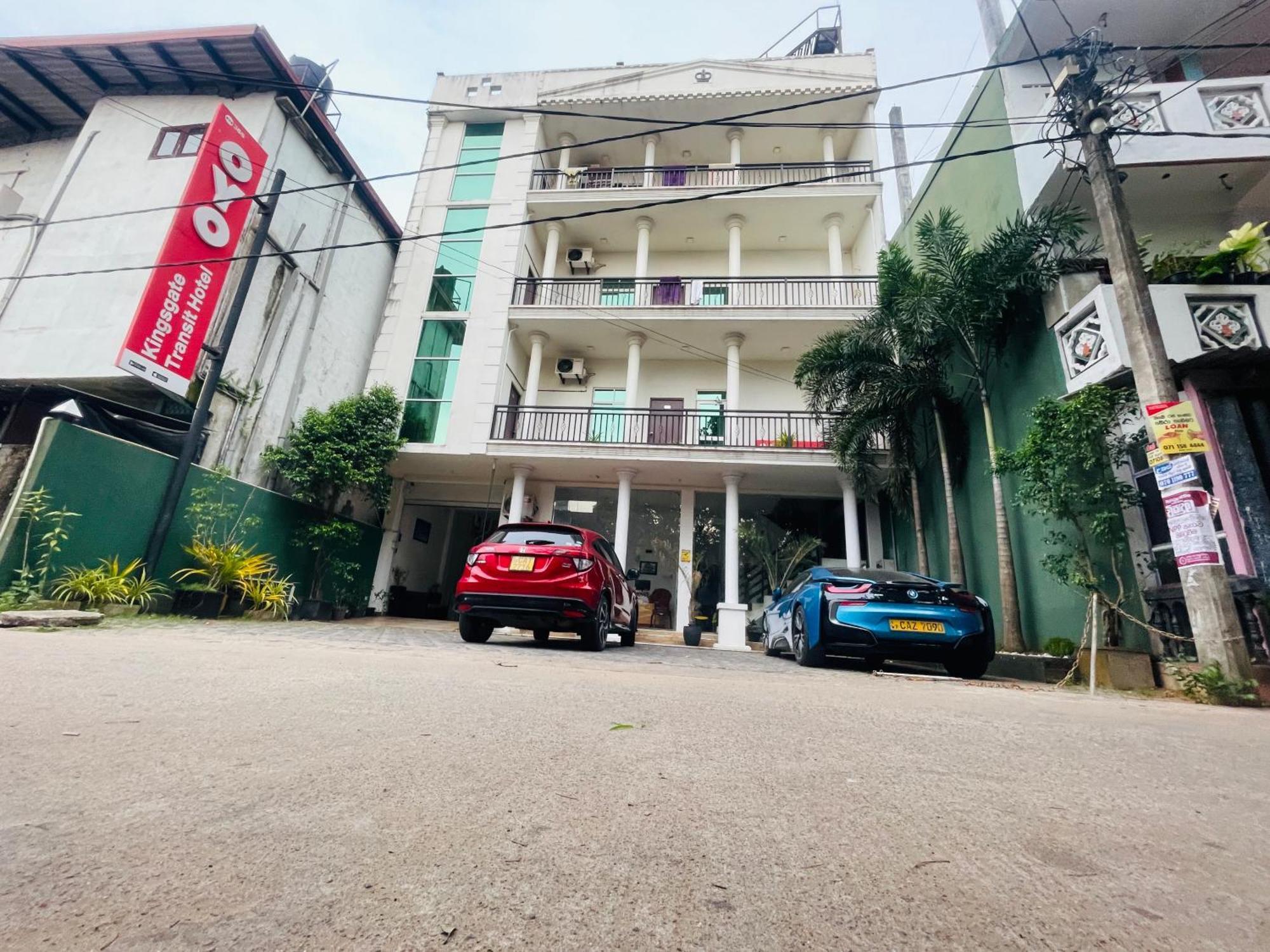 Kings Gate Airport Transit Hotel Катунаяка Экстерьер фото